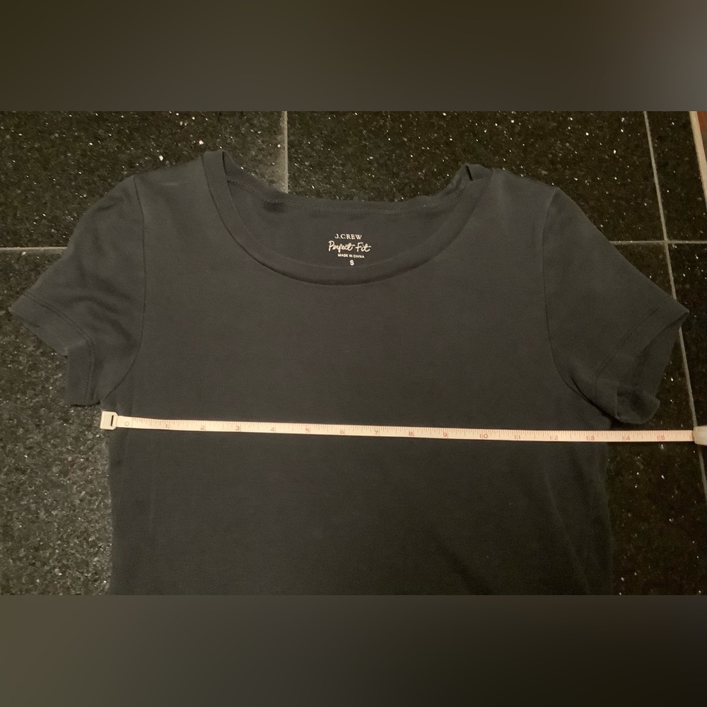 Women's Small Stretchy Perfect Fit J. Crew Black Short Sleeve Tee - Picture 8 of 9